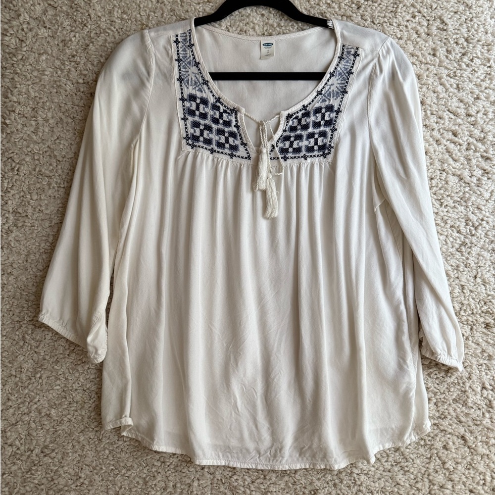 Old Navy White and Blue Embellished 3/4 Sleeve Blouse